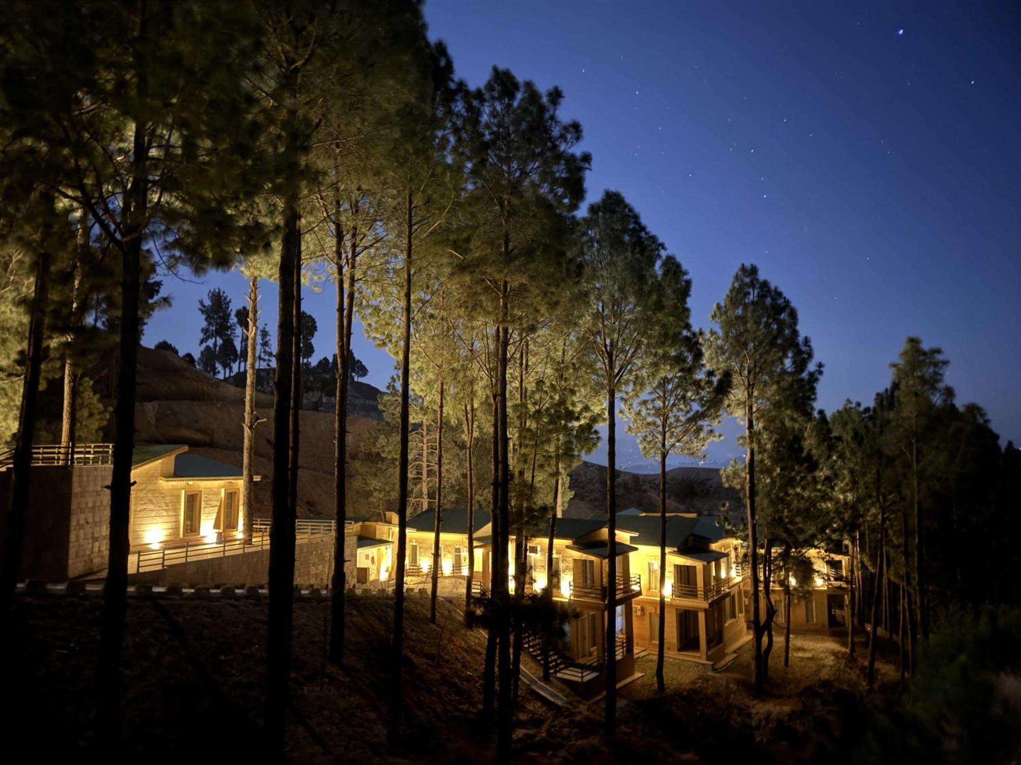 Hidden Hills Hotel & Resort Mansehra Экстерьер фото